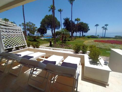 Luxury Frontline Residence - EHHouse