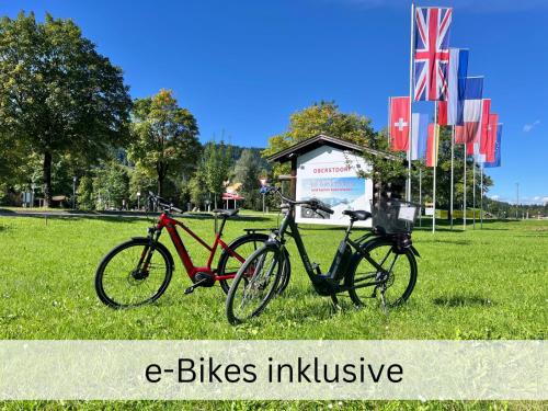 Jízda na kole v ubytování BERGFEX Söllerblick mit e-Bikes und Sommer-Bergbahnticket nebo okolí