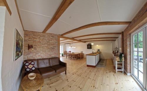 A kitchen or kitchenette at Cozy house in Jammerbugt near Løkken & Blokhus