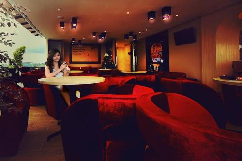 Ruang duduk di Biz Hotel Batam