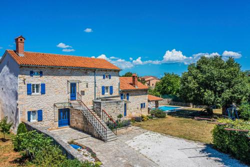 Kutić in Štokovci (Haus für 10-15 Personen)