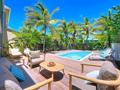 Πισίνα στο ή κοντά στο Villa Key West, Elegant Townhouse with Private Pool Orient Bay