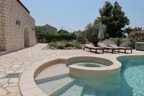 Bazén v ubytování Casa Bianka nebo v jeho okolí
