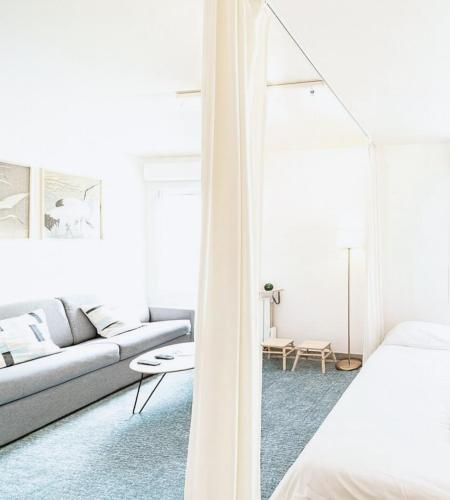 Bright studio with garage - Valmy District