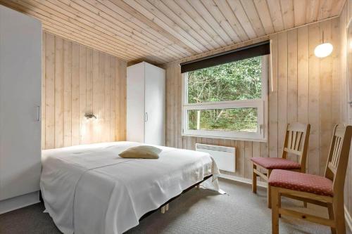 Postel nebo postele na pokoji v ubytování 8866-Glesborg-Kalvehavestien-14
