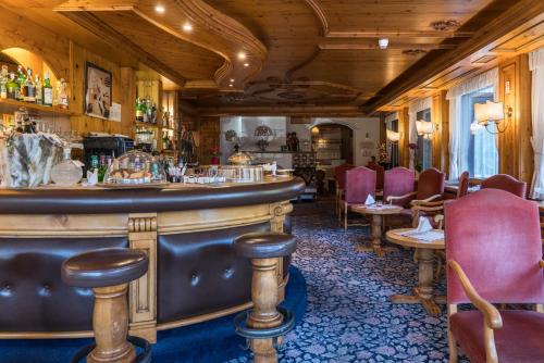 Lounge nebo bar v ubytování Hotel Lorenzetti