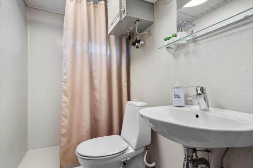 Ένα μπάνιο στο 40395-Juelsminde-Frede-Juels-vej-282