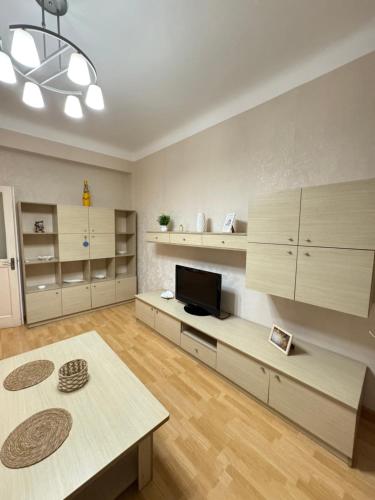 Cozy on Nizami Street 2-Room Apartment