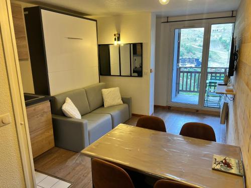 Appartement rénové, 4 personnes, pied des pistes