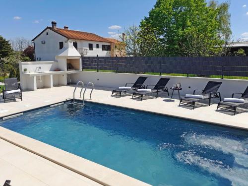 Bazén v ubytování Villa Stare Brajde in Vela Traba - Haus für 6 Personen nebo v jeho okolí