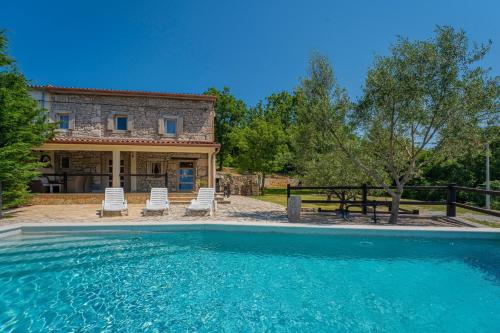 Villa Octingenti in Marceljani - Haus für 4-6 Personen