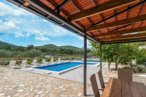 Villa Emanuel in Ljubitovica - Haus für 4-6 Personen