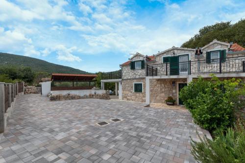 Gallery image of Villa Emanuel in Ljubitovica - Haus für 4-6 Personen in Ljubitovica