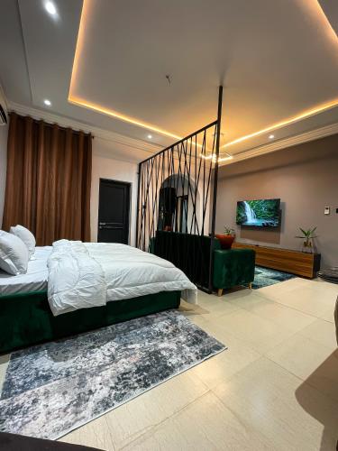 Katil atau katil-katil dalam bilik di Teak Gardens T2 - East Legon