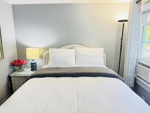 Pocono Ridge Inn East Stroudsburg - Poconosにあるベッド