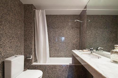 Koupelna v ubytování Apartment Barcelona Rentals - Park Güell Apartments