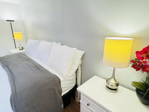 Pocono Ridge Inn East Stroudsburg - Poconosにあるベッド