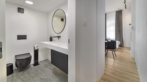 Koupelna v ubytování Main Square Modern Luxury Apartment