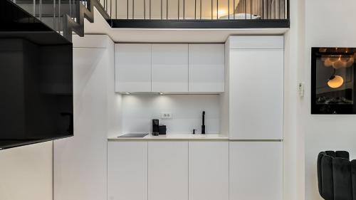 Main Square Modern Luxury Apartment