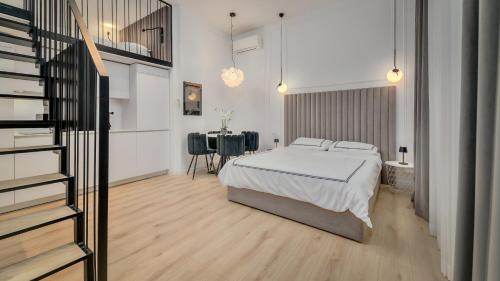 Main Square Modern Luxury Apartment