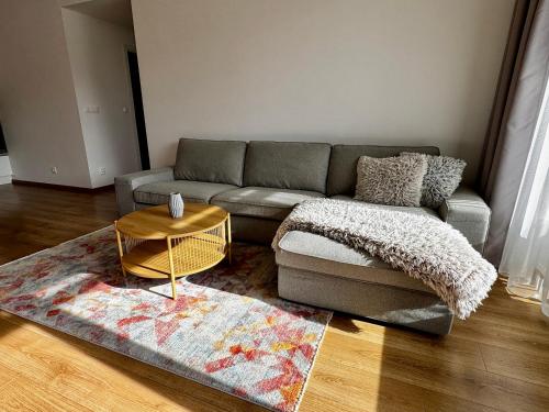 Гостиная зона в PROMENADA Apartments with FREE PARKING