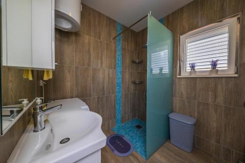 Vannituba majutusasutuses Raos in Trogir - Mittel-Dalmatien