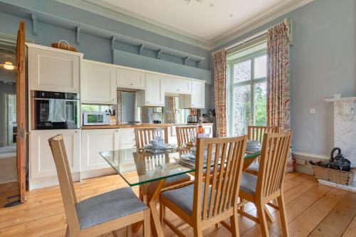 Dapur atau dapur kecil di 1 Abbey House