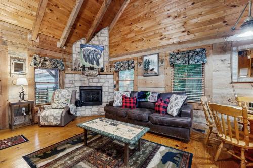 Gallery image of Bear Bee and Bee in Waldens Creek