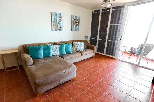 Zona de estar de Coastal Retreat Pool & Ocean View Fajardo