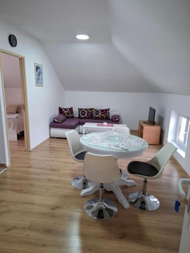 Posezení v ubytování Apartmani Milićević