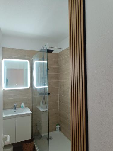 Beautiful apartment with direct beach access