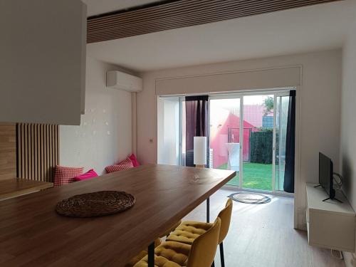 Beautiful apartment with direct beach access