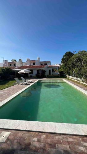 Villa with pool in the Heart of Oura - Albufeira