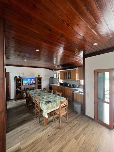 Villa with pool in the Heart of Oura - Albufeira