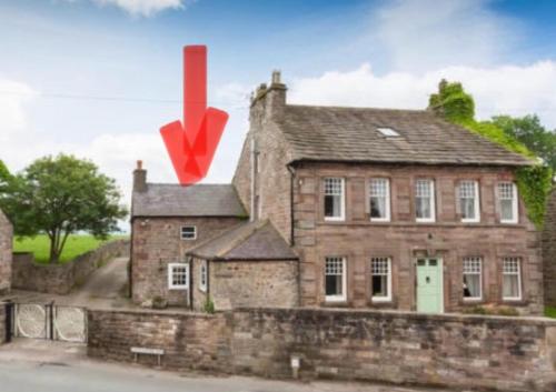 Gallery image of The Snug- A beautiful and characterful property connected to a historic Georgian Manor House in Overton