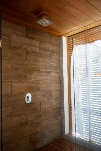 Un baño de Gaviota Beachfront Room with Pool, Troncones