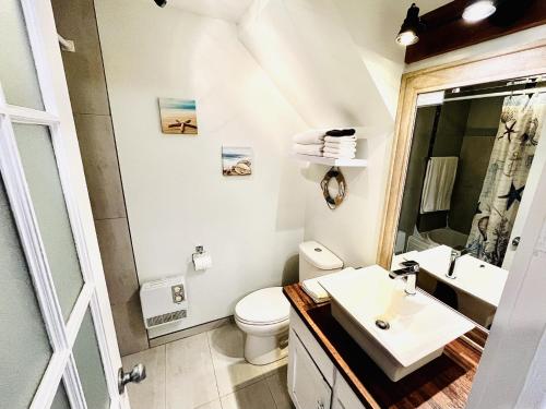 Ένα μπάνιο στο Lumineux condo au bord du lac