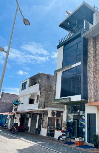 El edificio en el que está el departamento