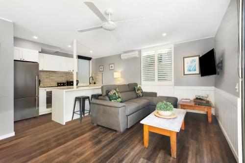 Η κουζίνα ή μικρή κουζίνα στο Hastings Villas