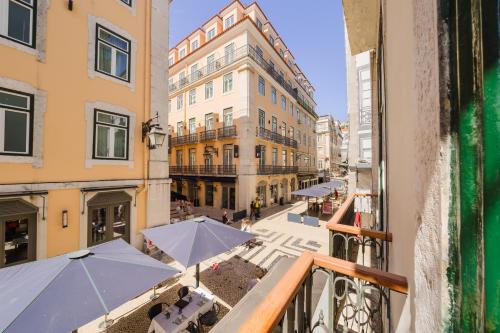 Luxury 5BR Apt Central Lisbon, Castle Views wAC
