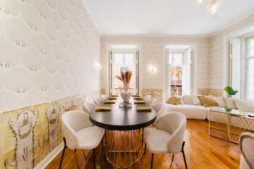 Luxury 5BR Apt Central Lisbon, Castle Views wAC