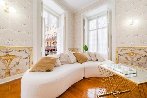 Luxury 5BR Apt Central Lisbon, Castle Views wAC
