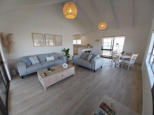 Khu vực ghế ngồi tại Harbour Haven