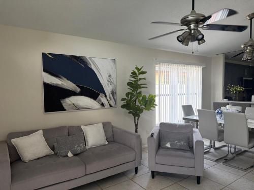 3 bedroom home with private pool photo 4