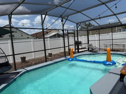 3 bedroom home with private pool photo 3