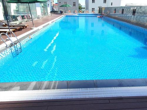Der Swimmingpool an oder in der Nähe von FLC Luxury Quy Nhon-Sea view - An Apartment