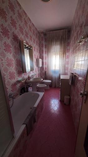 Un baño de Casa Lerici, curato e tranquillo appartamento indipendente