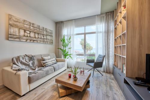 Χώρος καθιστικού στο Aigue Marine Beachfront - Splendid View Chalets on Jounieh Bay