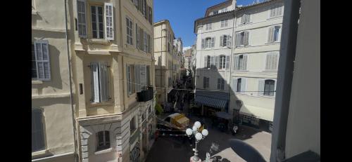NOAILLES plein coeur du centre ville Marseille photo 10