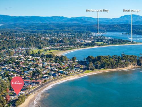 Beachfront Escape Relaxing Getaway in Batehaven